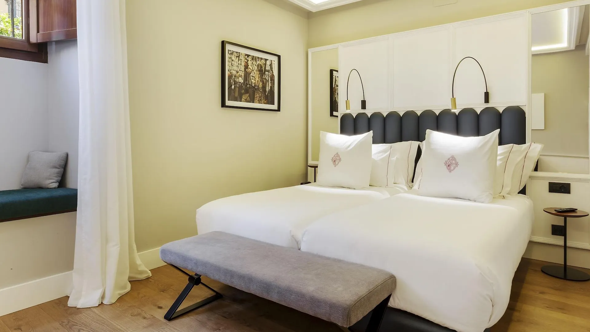 One Shot Conde Torrejon Hotel Seville